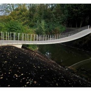 Eerste betonnen hangbrug voor Nederland