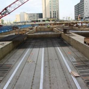 Betonnen stempelraam gebruikt bij Jaarbeursplein