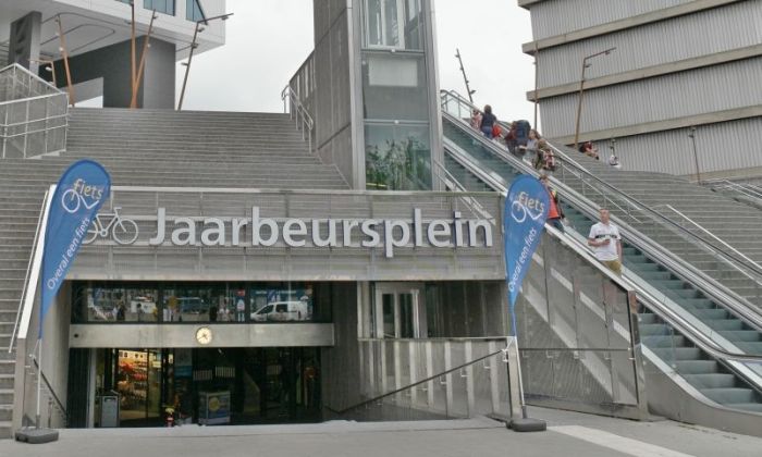 Fietsenstalling bij Utrecht Centraal gesloten na scheurtjes in constructie